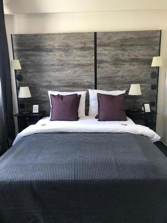 Double Room with Shared Bathroom
